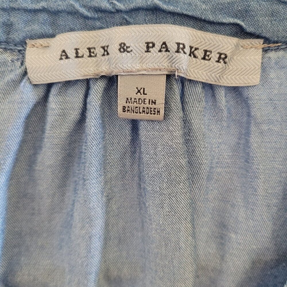 Alex & Parker Chambray Button Shirt Top Denim Size Xlarge Essential Tencel Blue - Picture 2 of 7